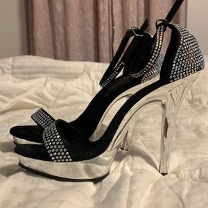Dress strap open toe heels by Fabulicious